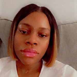 Meet your Posher, Leslie